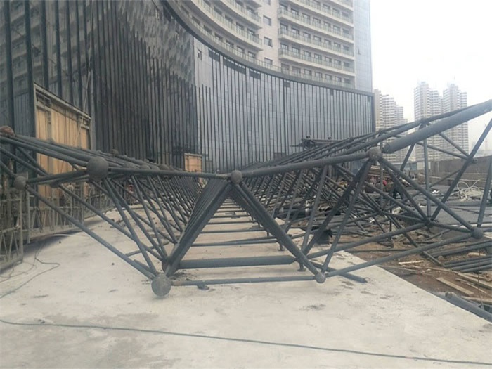 江阴万豪酒店雨棚网架